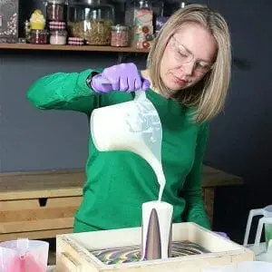 Tecnica de vertido de jabon saponificado en frio